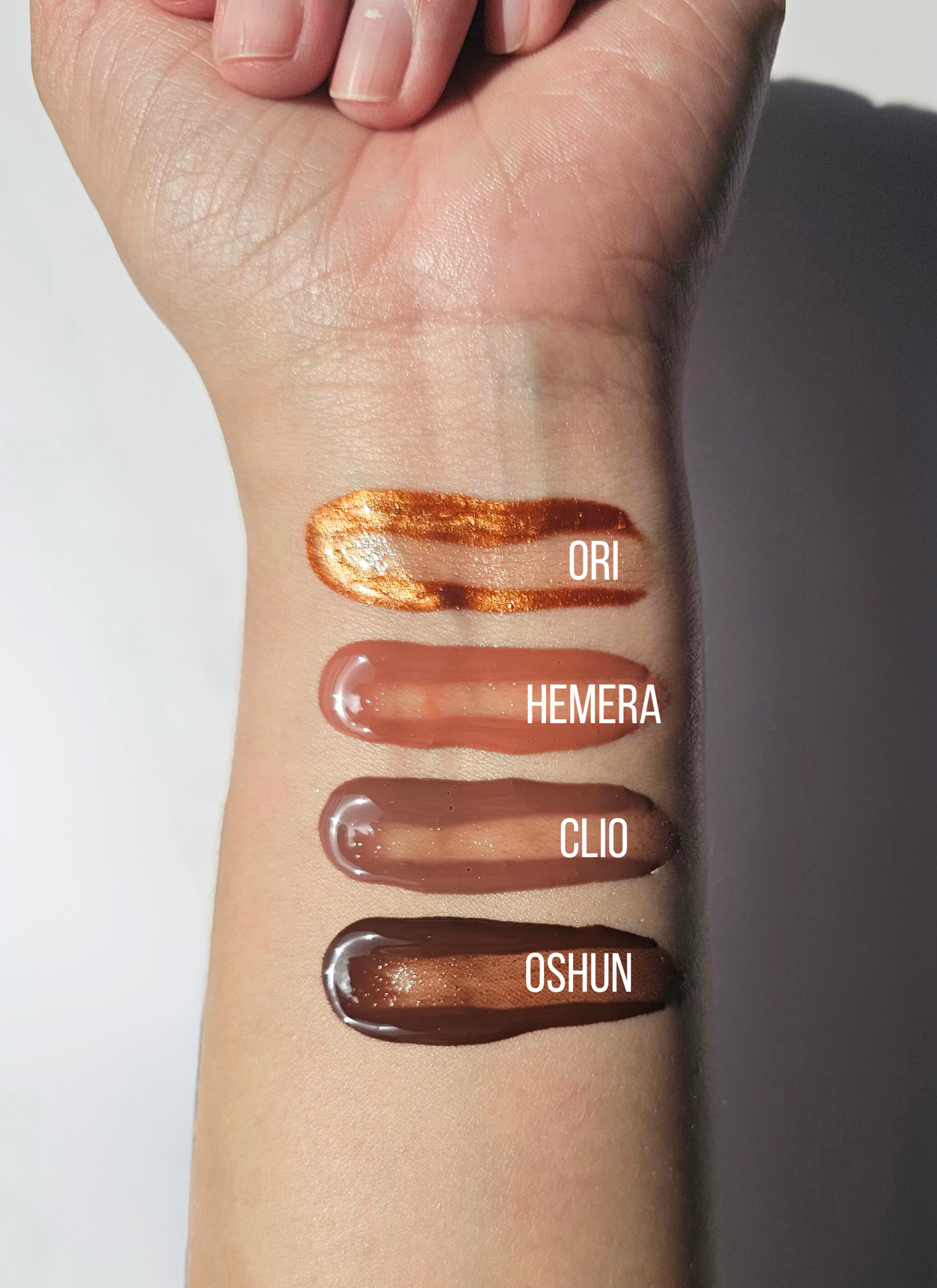 Ultra Pigmented Hydrating Lip Oil in HEMERA